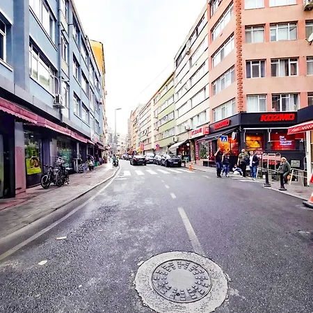 Besiktas 2 Bed & Sofa Bed * Istambul